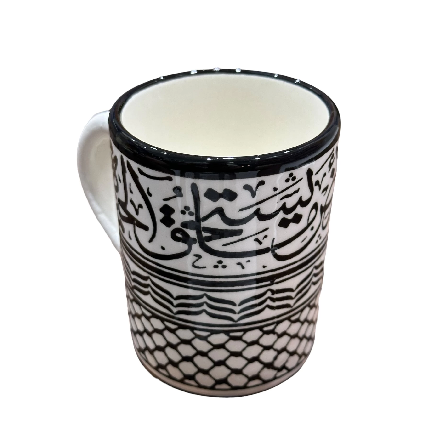 كوب سيراميك بزخرفة الكوفية مصنوع يدويًا